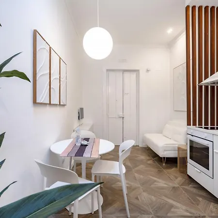 Aparthotel Station 3*